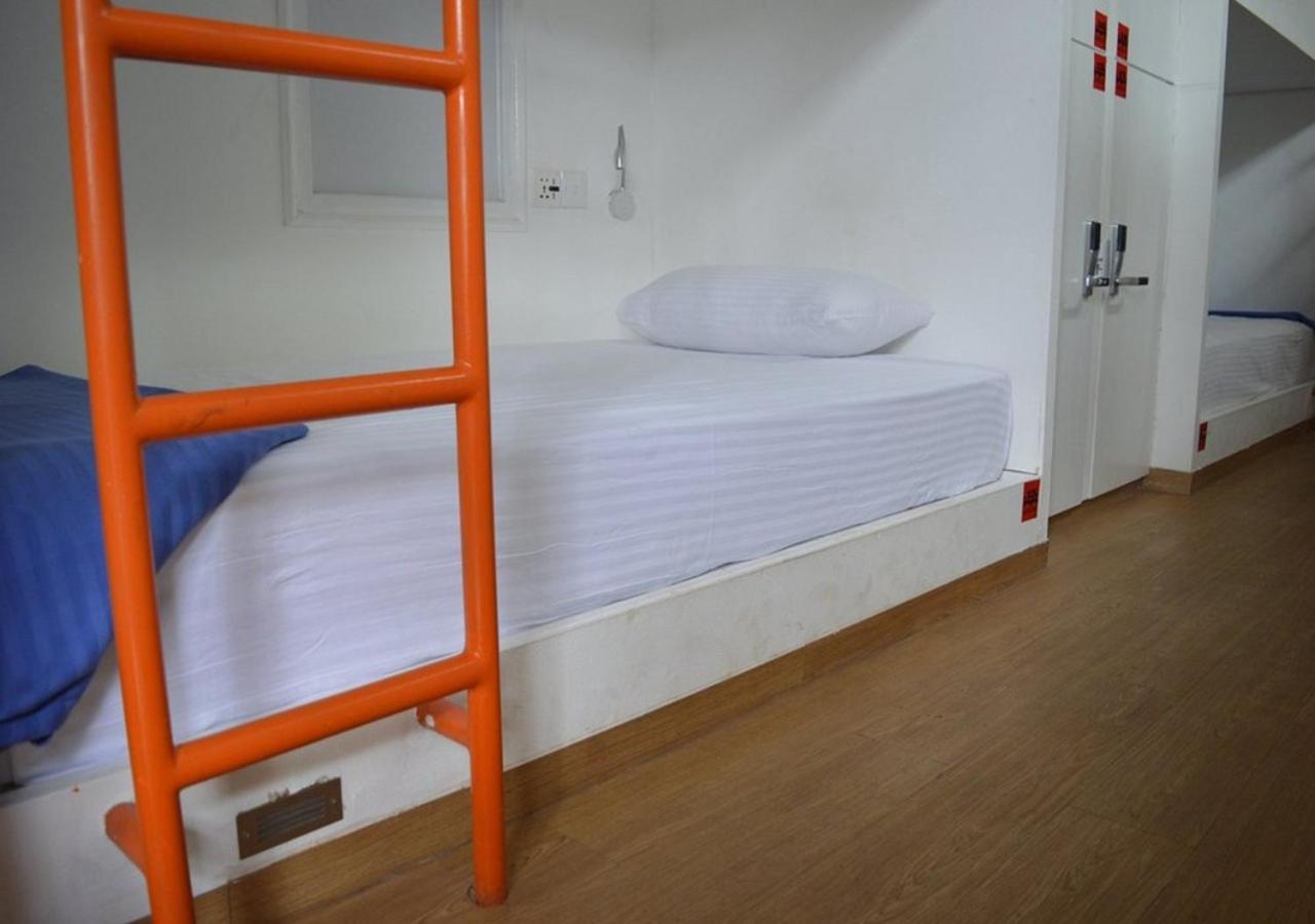 Traveler'S Haven Hostel At Colombo Intl Airport Katunayaka Kültér fotó