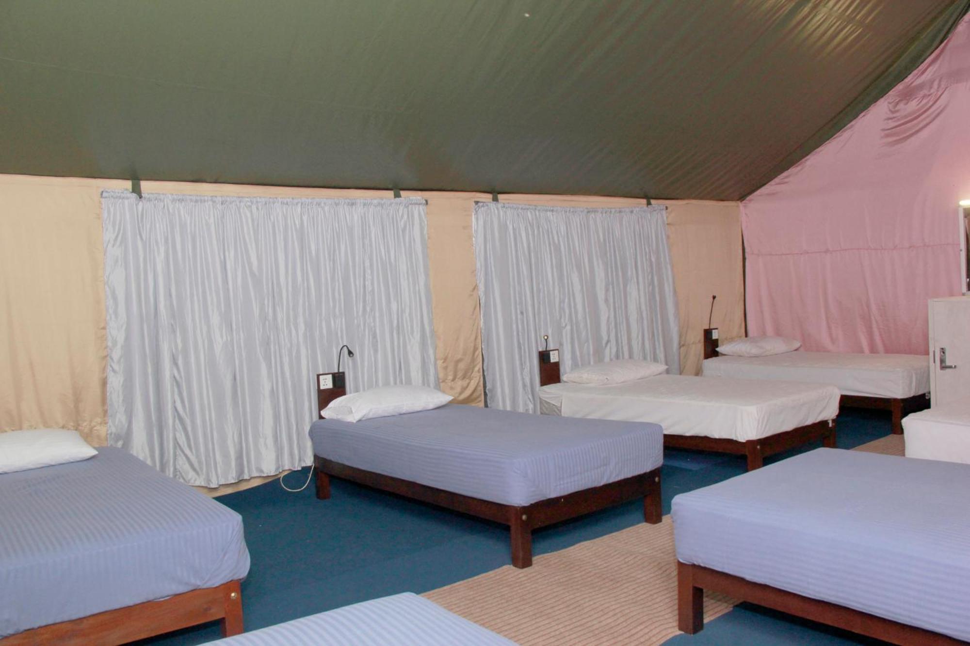 Traveler'S Haven Hostel At Colombo Intl Airport Katunayaka Kültér fotó