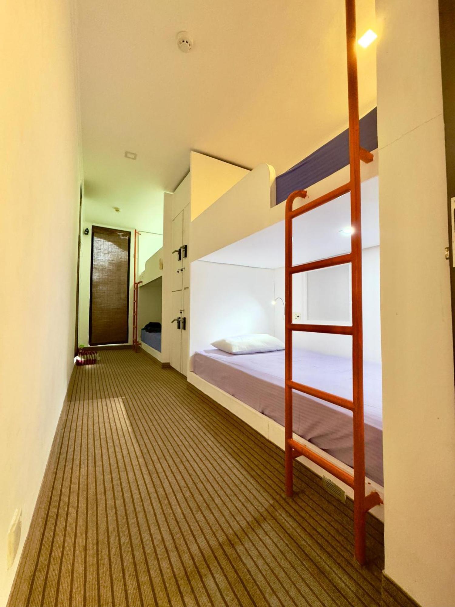 Traveler'S Haven Hostel At Colombo Intl Airport Katunayaka Kültér fotó